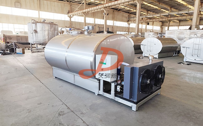 滨州制冷罐客户订购的3吨牛奶冷藏罐待发货