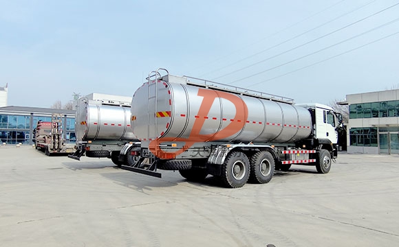 鲜奶运输车
