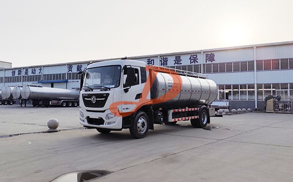 鲜奶运输车
