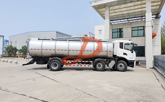 牛奶运输车