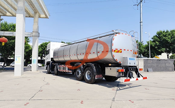 鲜奶运输车