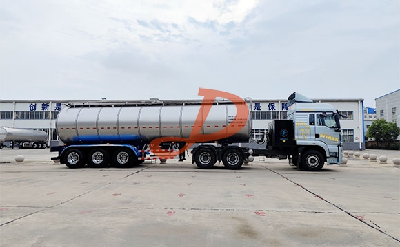 鲜奶运输车