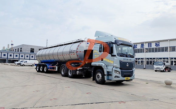 鲜奶运输车