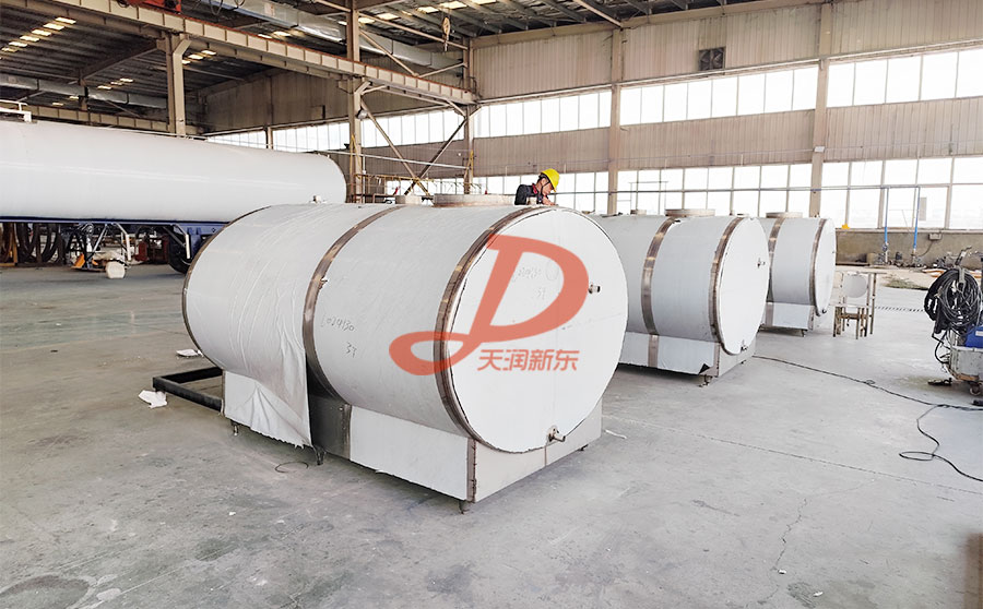 <a href=http://www.xdqj.com/product/lengcangguan/ target=_blank class=infotextkey>牛奶<a href=http://www.xdqj.com/product/lengcangguan/lcg_5t.html target=_blank class=infotextkey>冷藏罐</a></a>